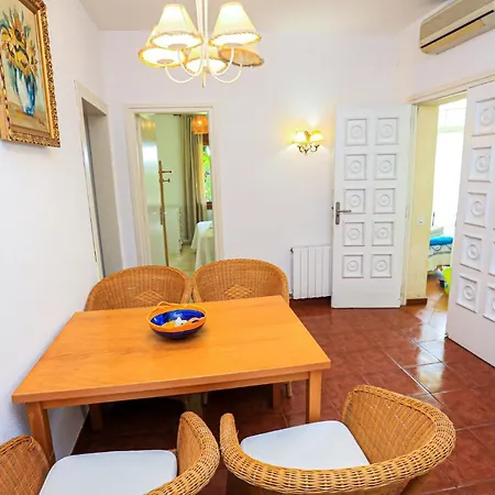 Amadeo - Only Families Apartament Cambrils